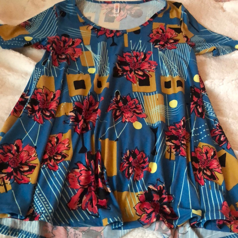 Lularoe perfect tee